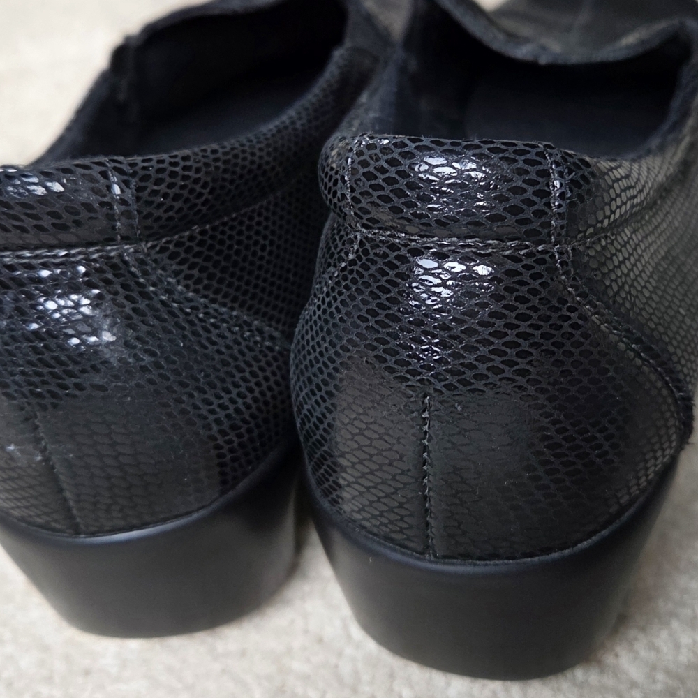 SAS Dream Women's Comfort Loafers Black Snake Design Size 9.5 Narrow - Picture 4 of 8